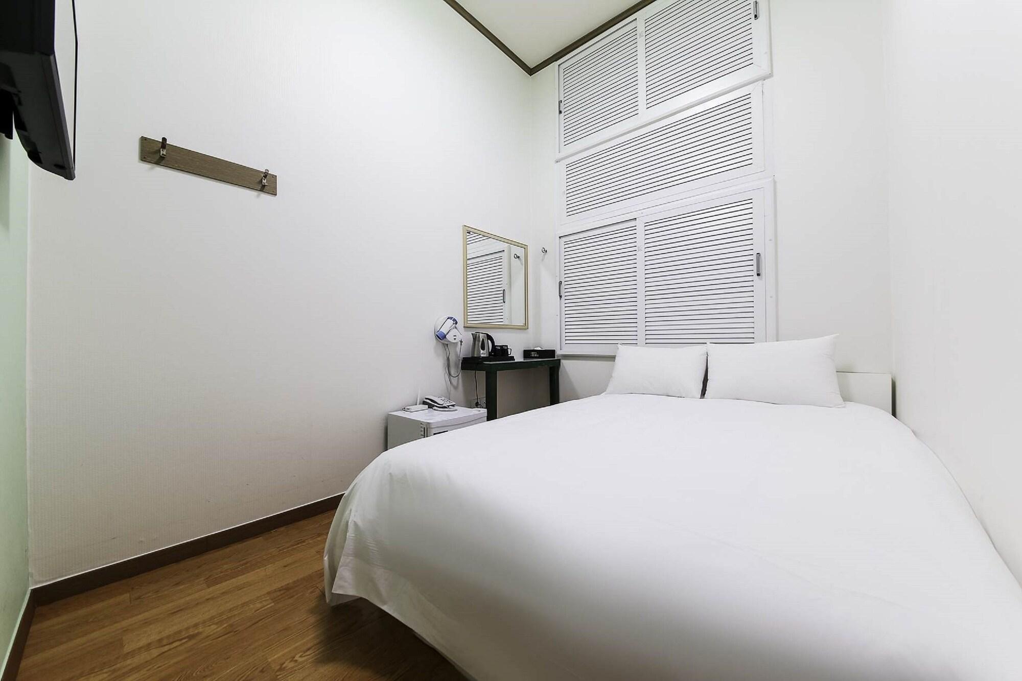 Hotel Joker Seoul Bagian luar foto