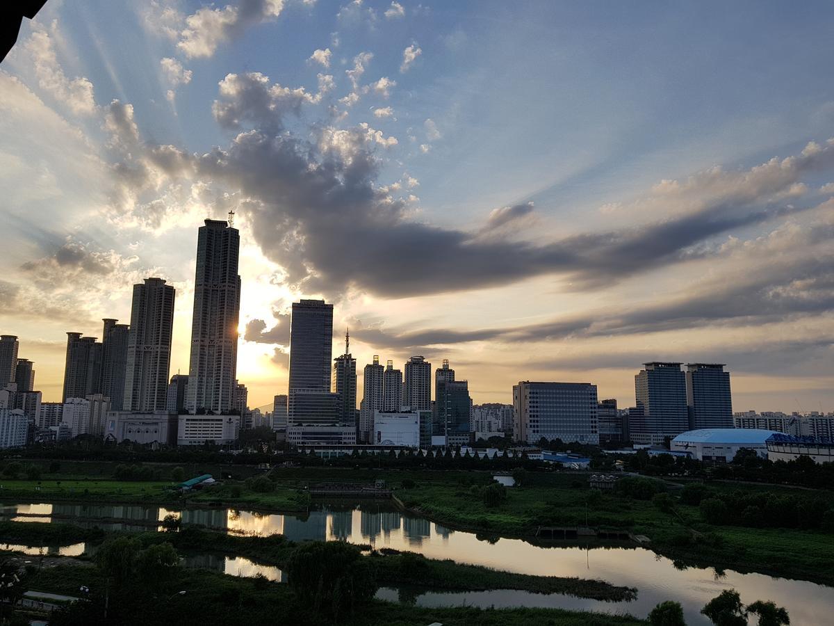 Hotel Joker Seoul Bagian luar foto